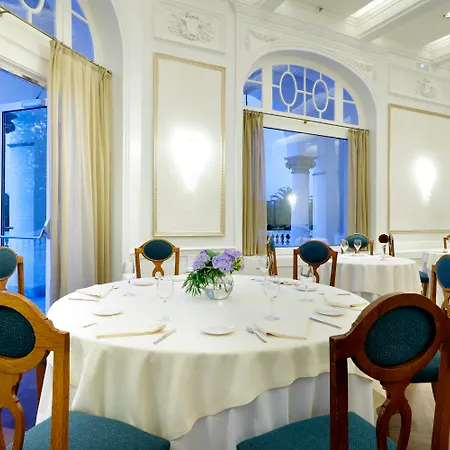 Eurostars Real Hotel 5*