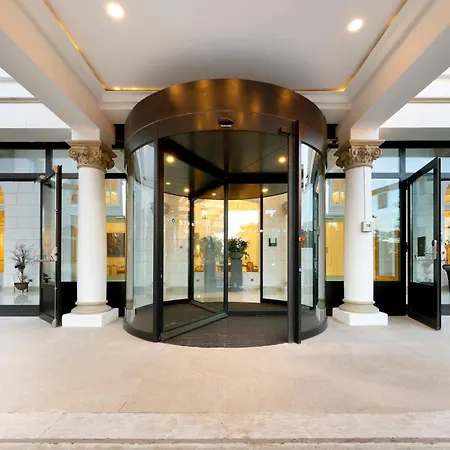 Eurostars Real 5*