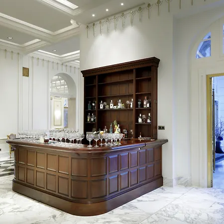 Eurostars Real Hotel 5*
