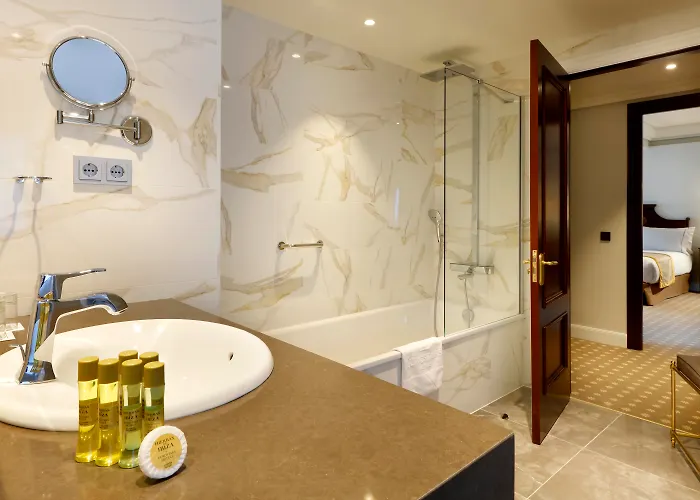 מלון Eurostars Real