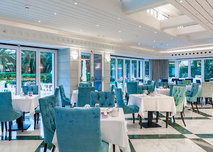 Hotel Eurostars Real 5*