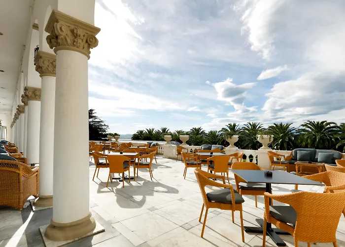 ホテル ユーロスターズ レアル