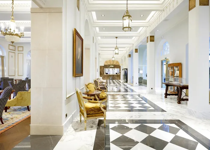 Eurostars Real Hotel 5*