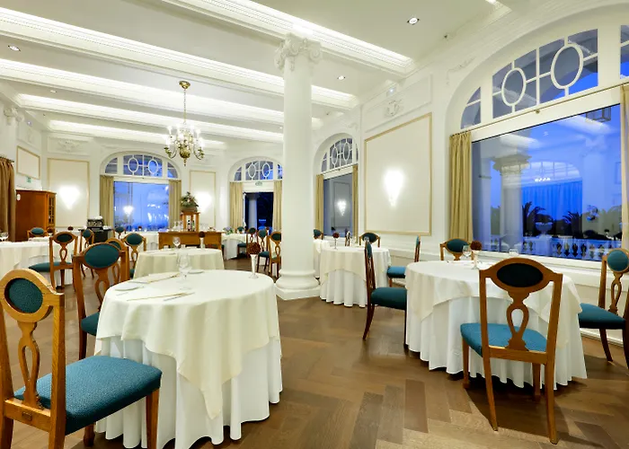 Eurostars Real فندق 5*