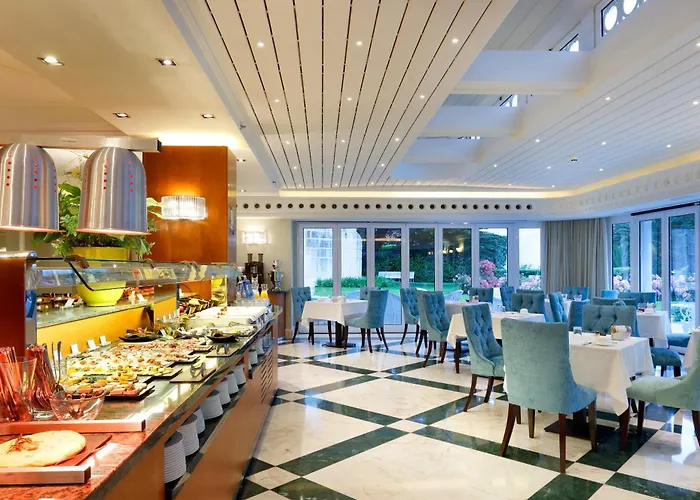 Eurostars Real فندق 5*